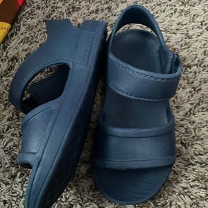 Toddler boy girl blue sandals slippers NEW size 9-10